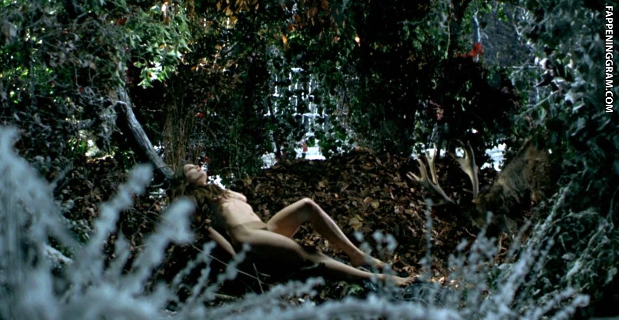 Laetitia casta nude scene born image