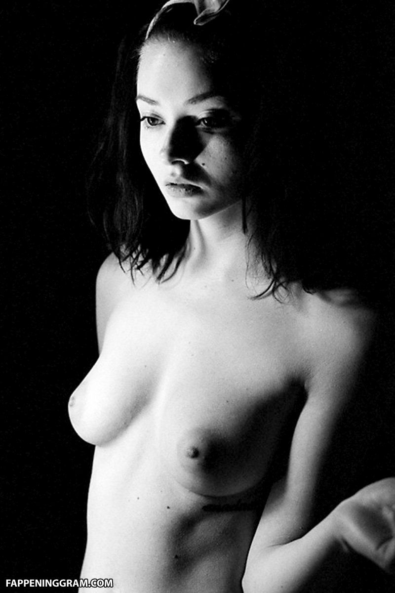 Alina Phillips Nude