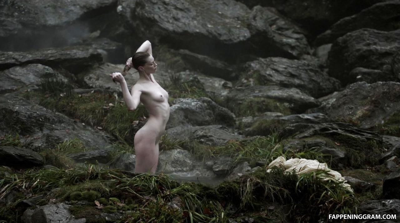 Alyssa Sutherland Nude