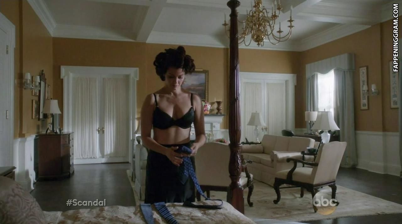 Bellamy Young Nude