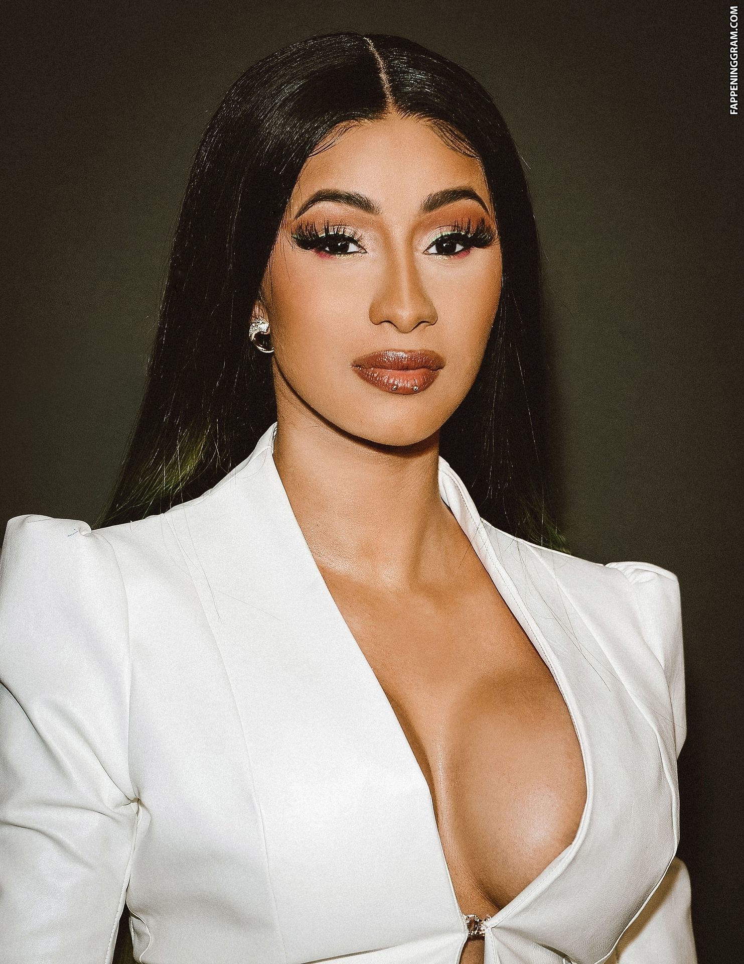 Подборка Cardi B