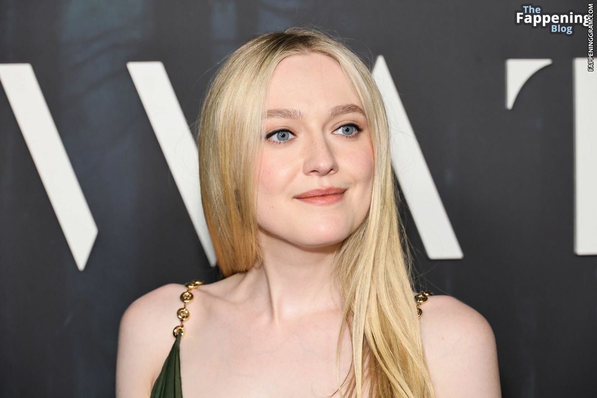 Dakota Fanning Fake