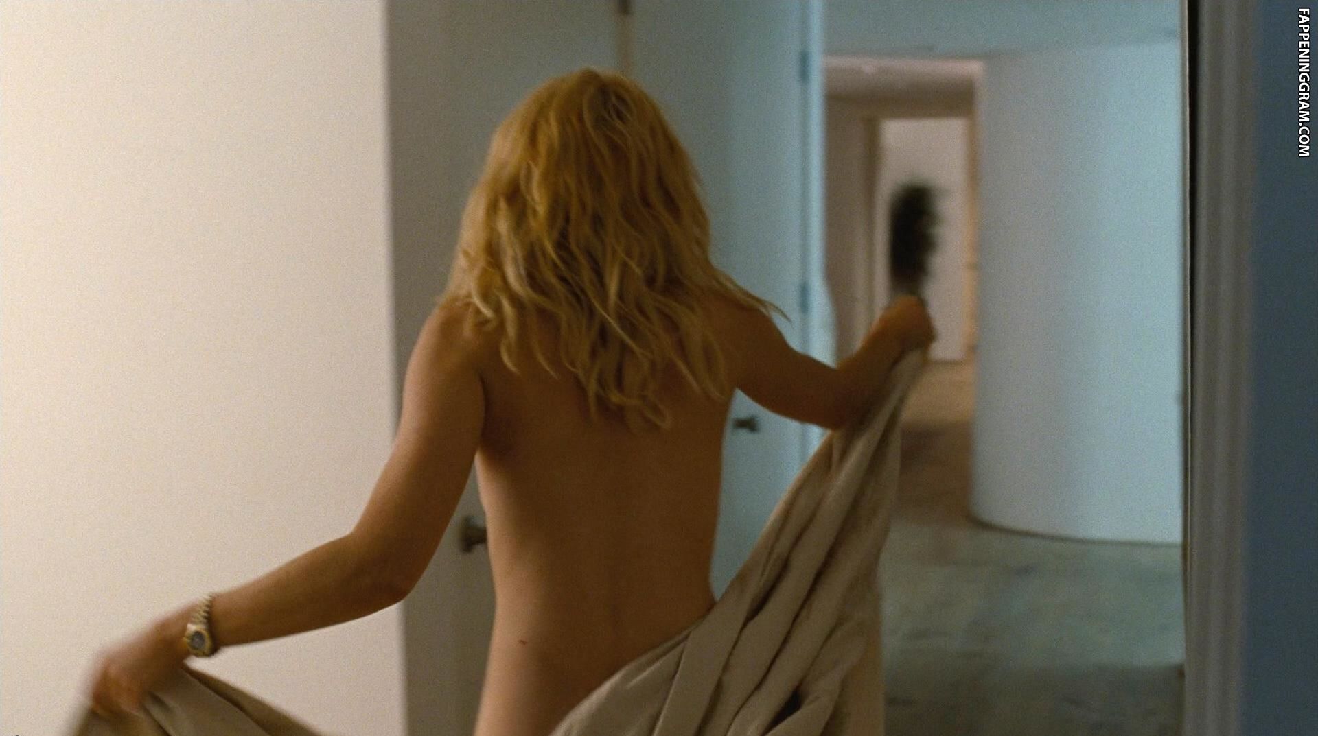 Elizabeth Banks Nude.
