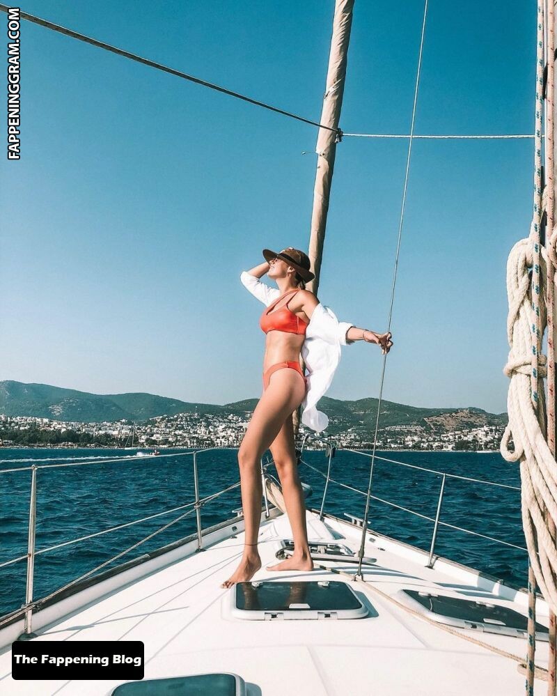 Gizem Karaca Nude The Fappening FappeningGram