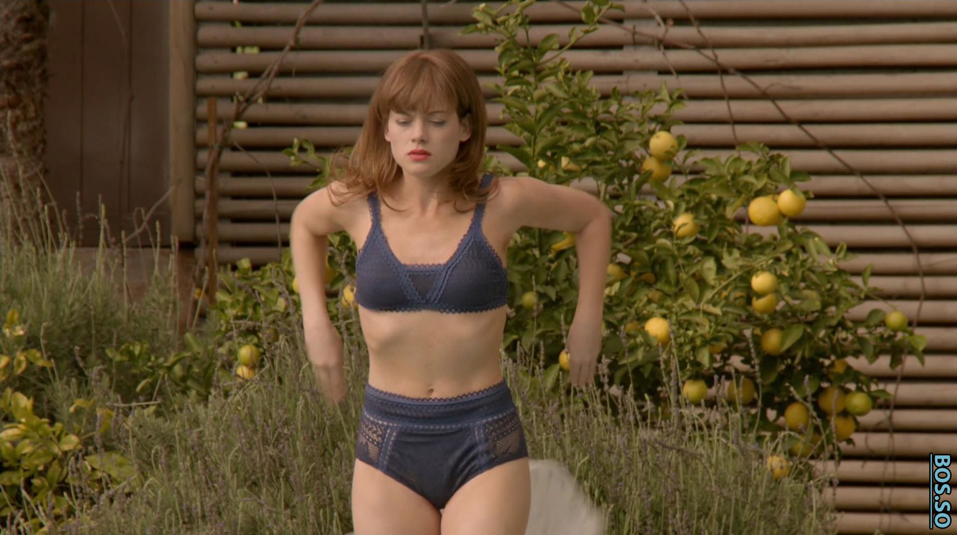 Jane Levy Nude.