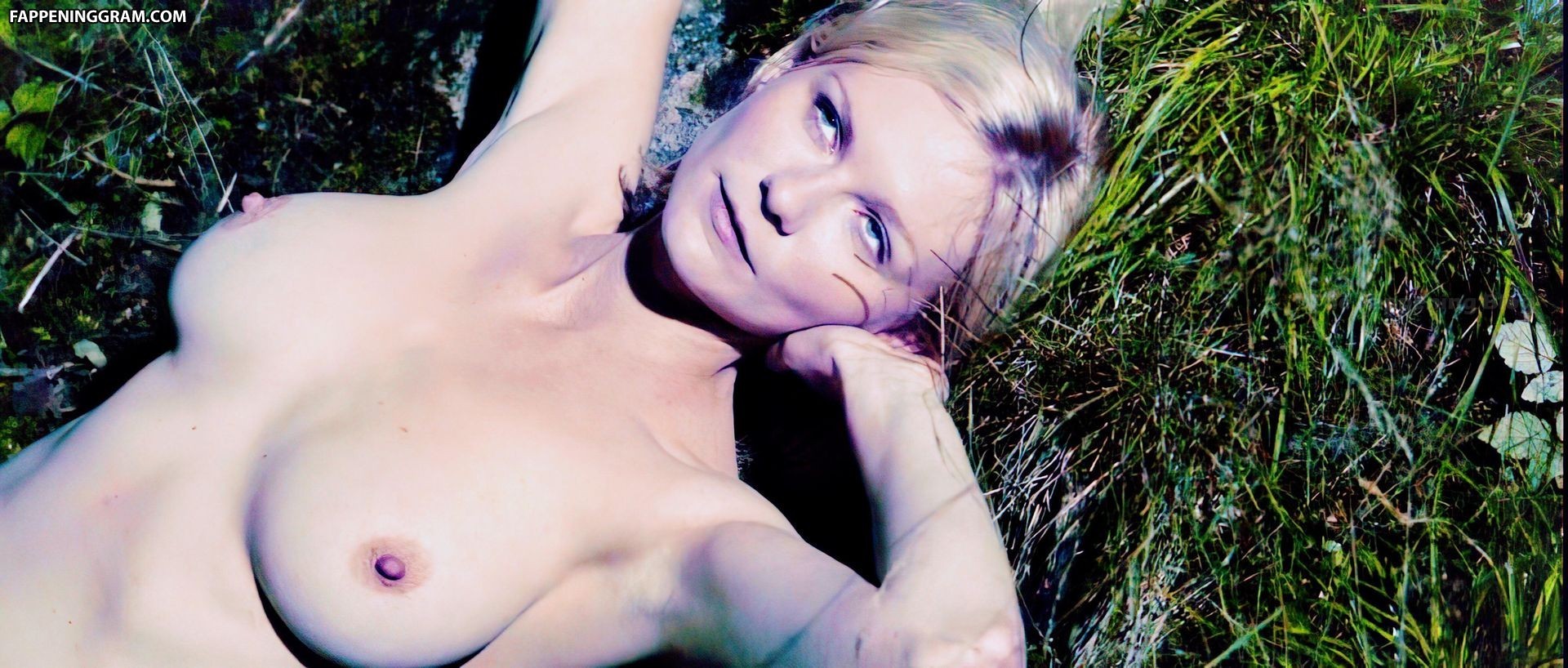 Kirsten Dunst Nude.