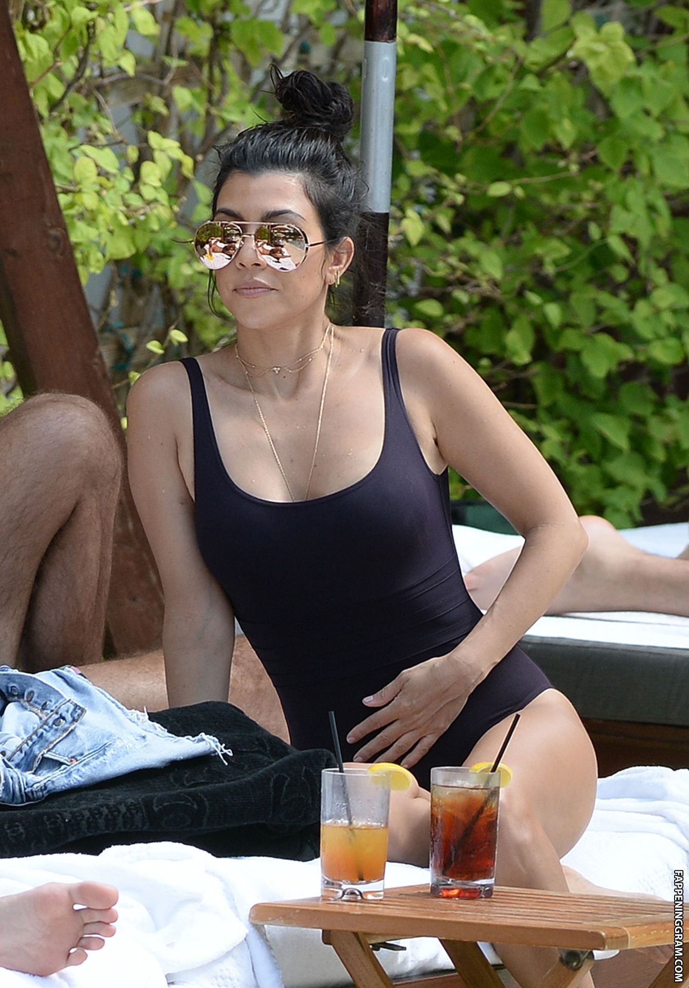 https://cdn.fappeninggram.com/photos/kourtney-kardashian/kourtney-kardashian-nude1145.jpg