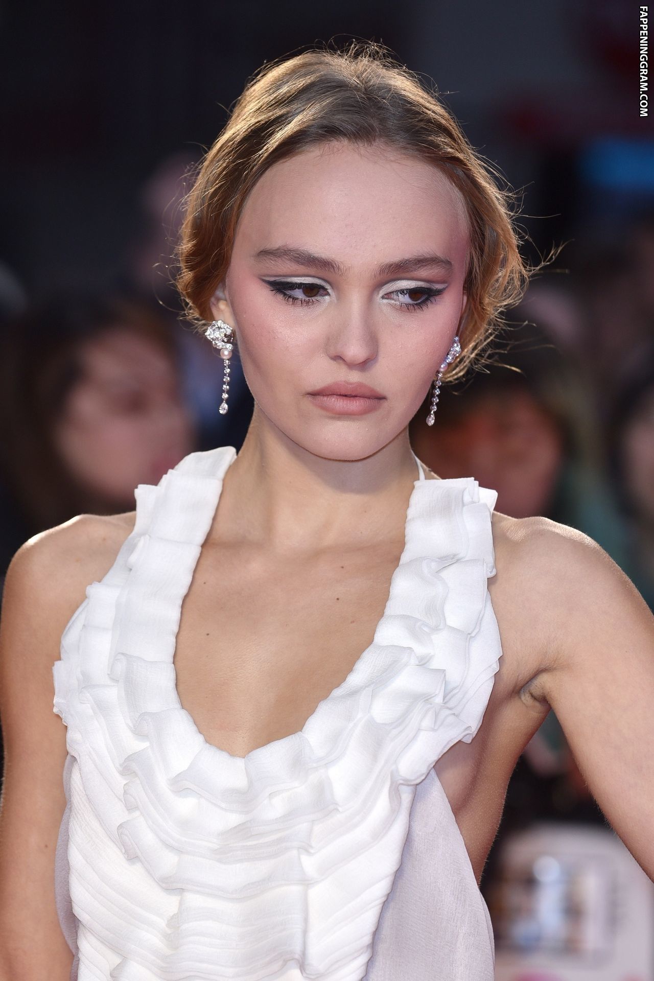 Lily Rose Depp Nude The Fappening Page 24 Fappeninggram