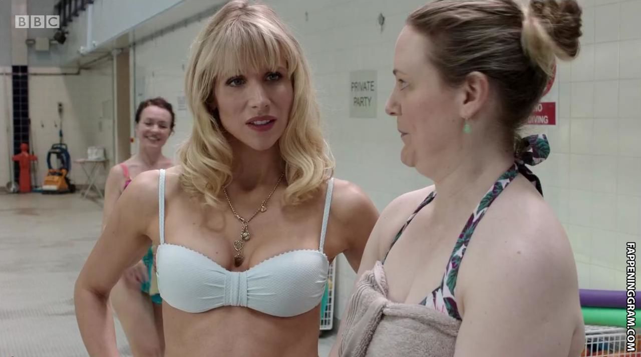Lucy Punch Nude.