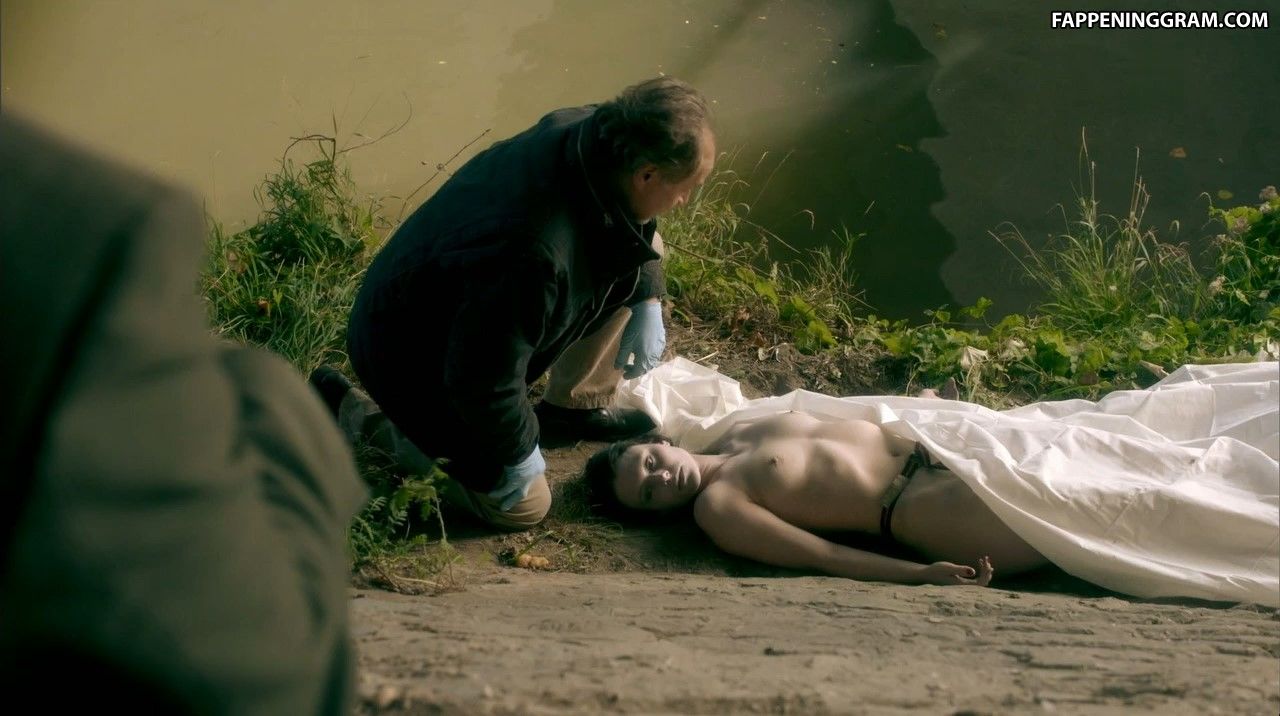 A cure for wellness naked