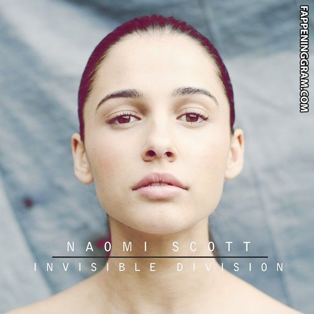 Naomi Scott Nude