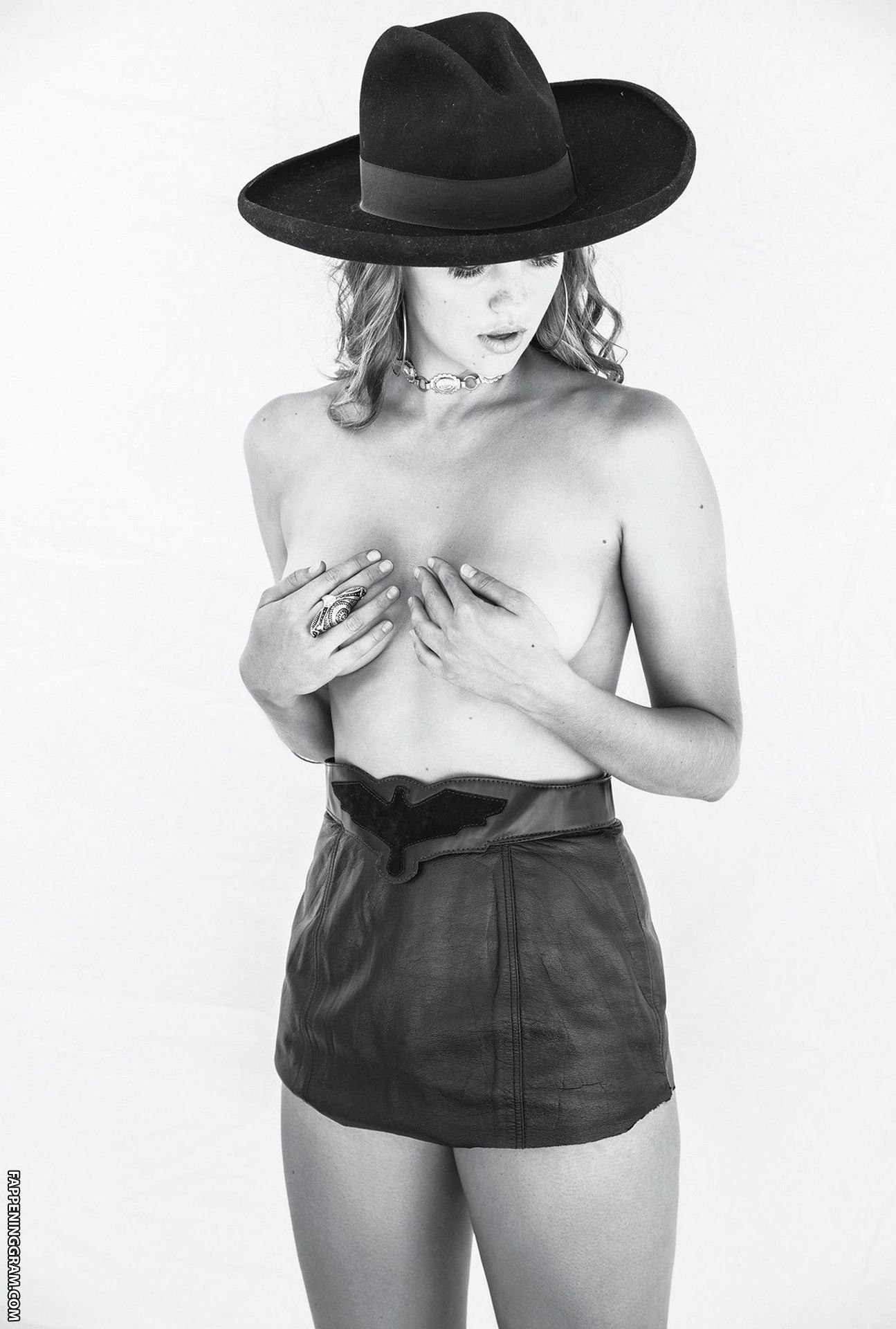 Olivia Brower Nude.