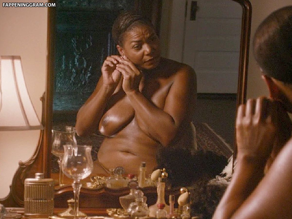 Queen Latifah Nude. 