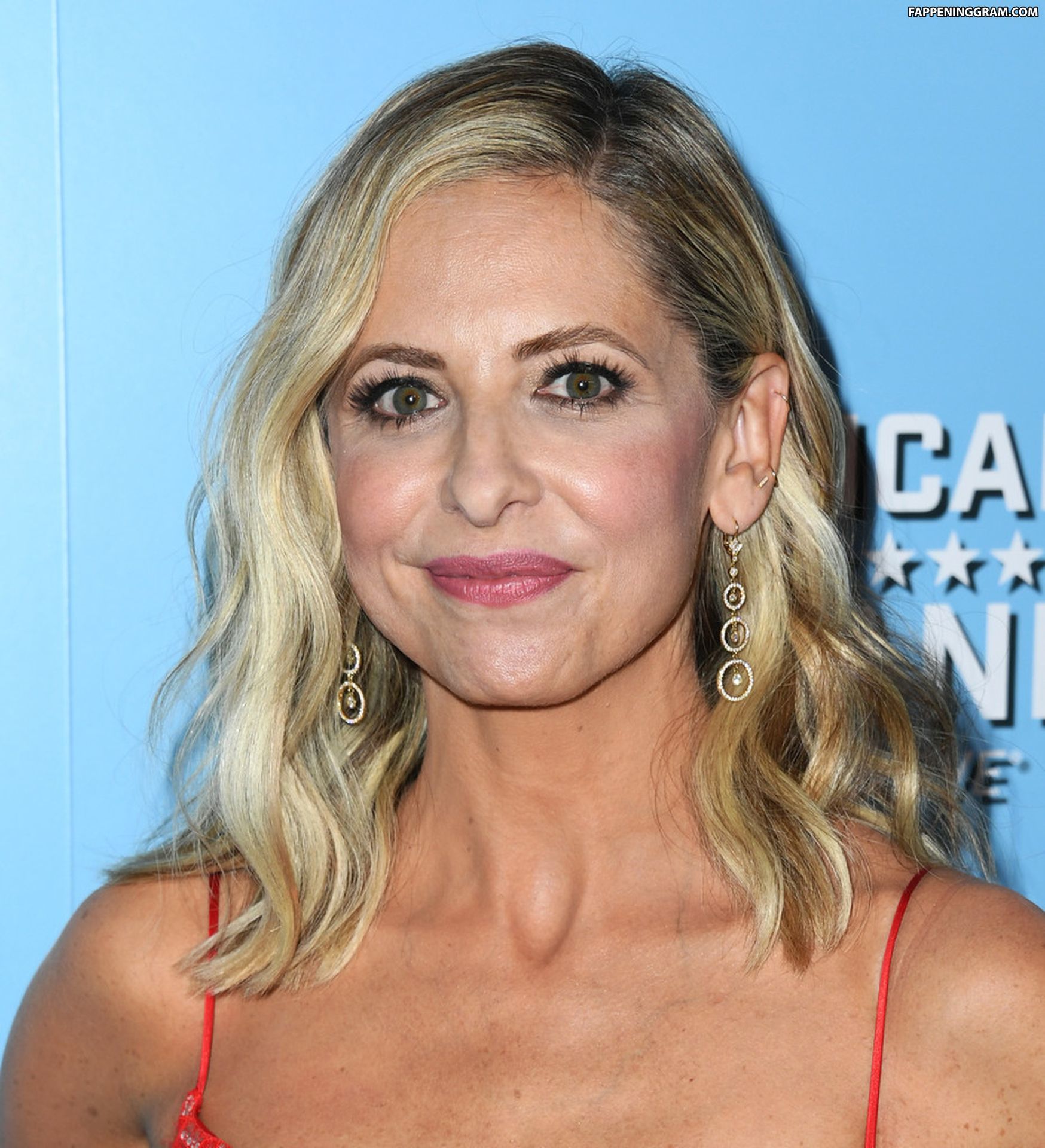 40 Nude Pictures Of Sarah Michelle Gellar That Will Fill 