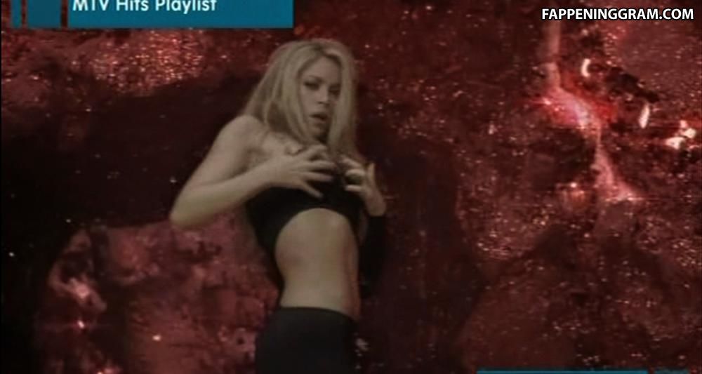 Shakira Nude.