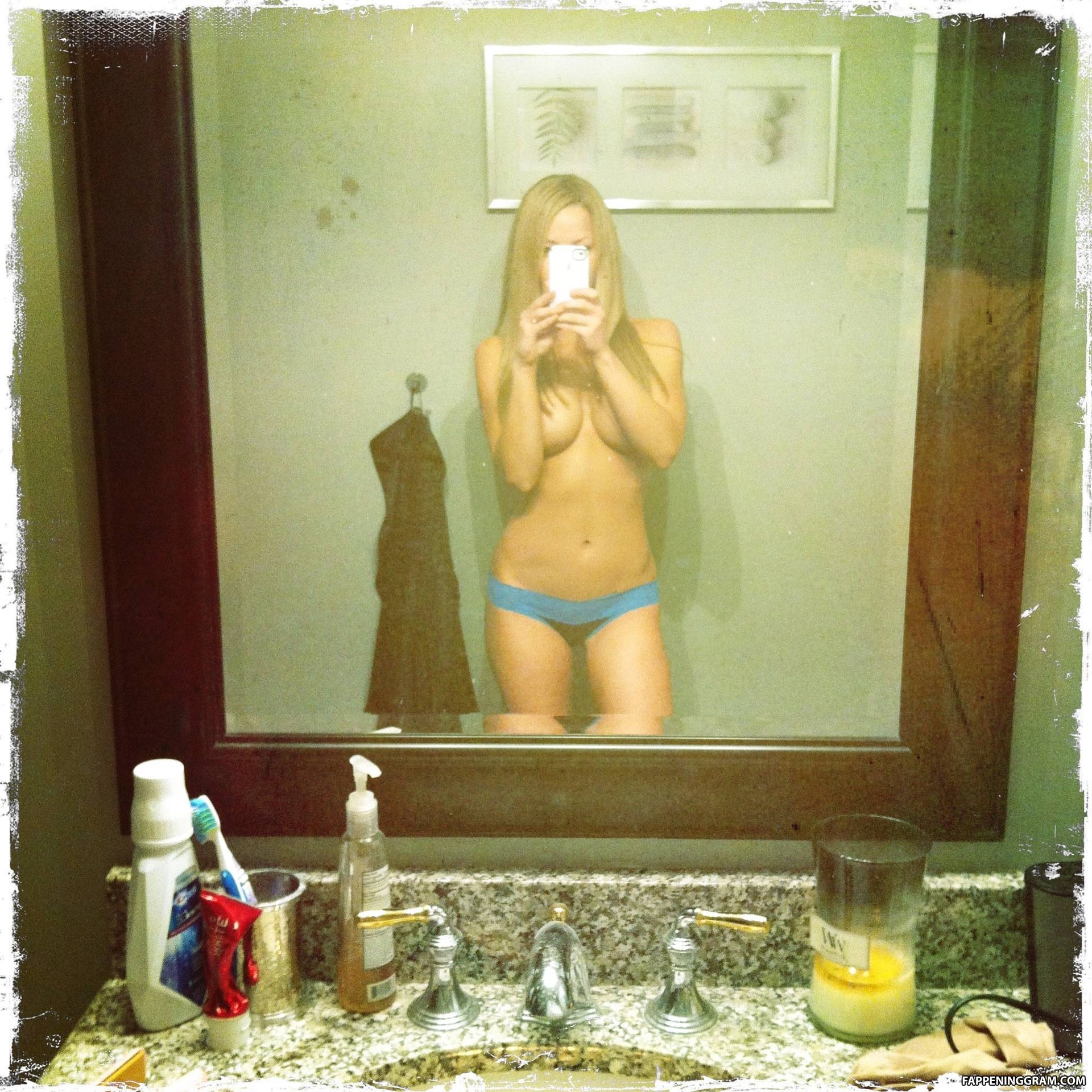 Shannon McAnally Nude